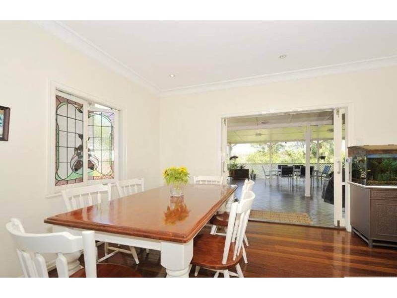 70 Wylie Ave, Coorparoo QLD 4151