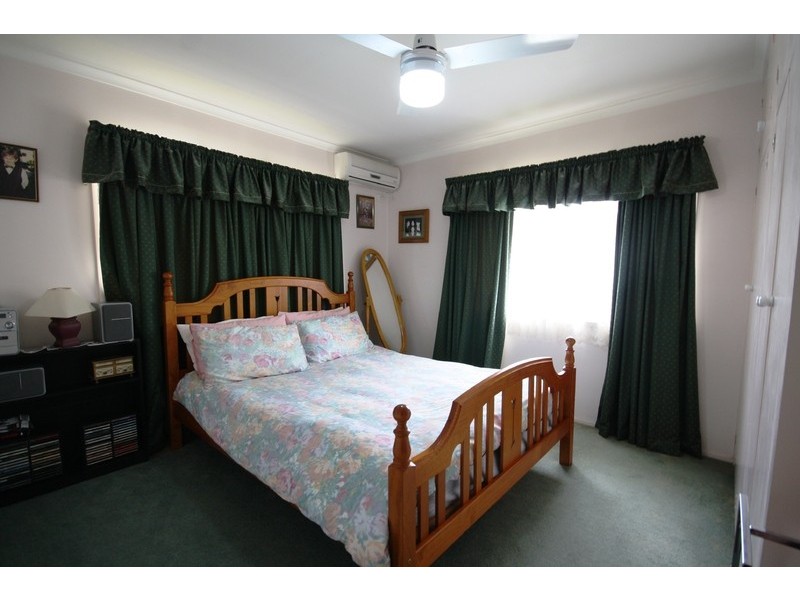 13 Rowan Street, Slacks Creek QLD 4127