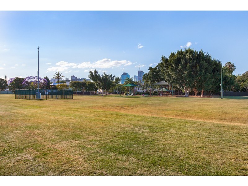 2/143 Baines Street, Kangaroo Point QLD 4169