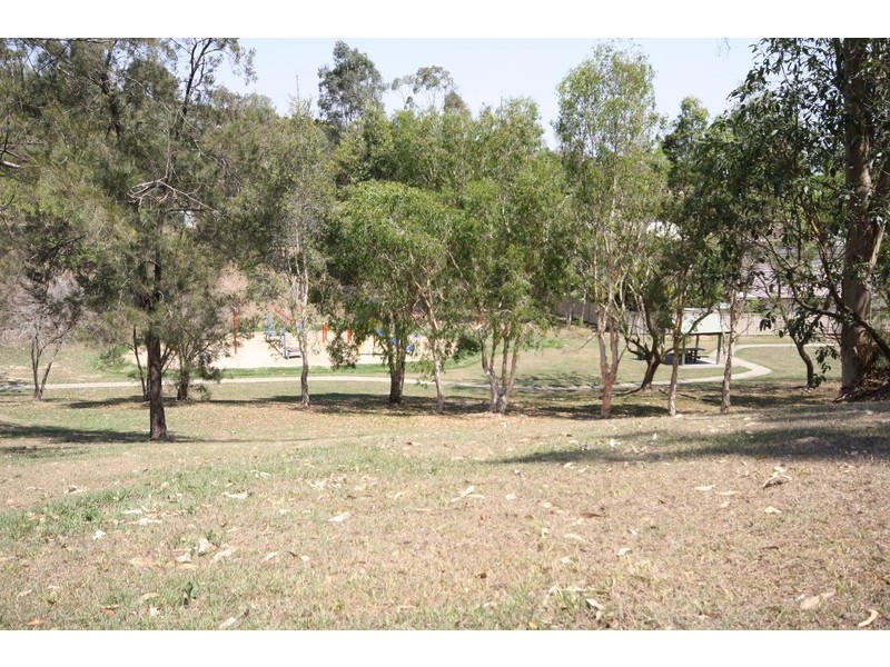 5 Webster Tce, Edens Landing QLD 4207