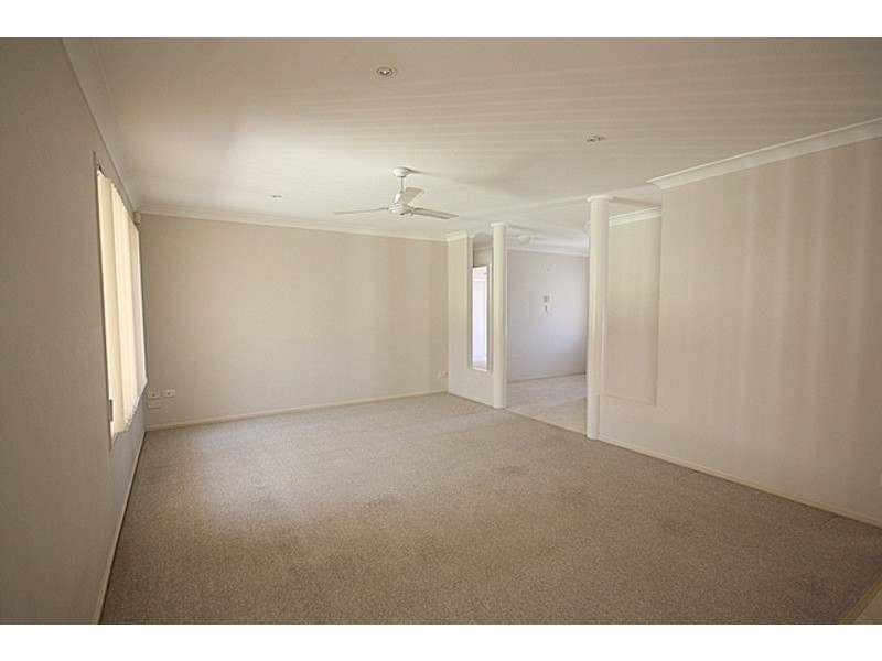 11 SHINNECOCK CLOSE, Hope Island QLD 4212