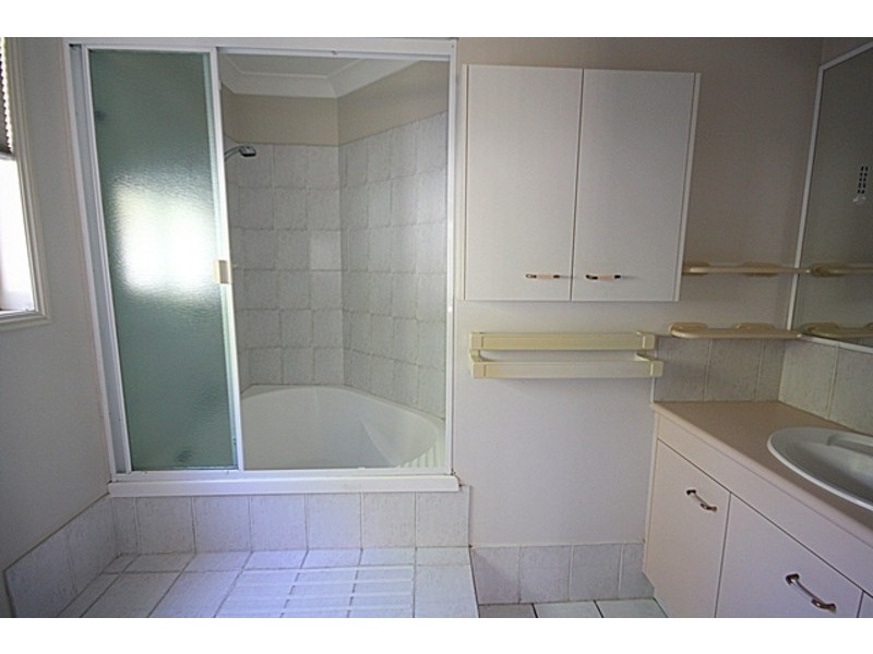 11 SHINNECOCK CLOSE, Hope Island QLD 4212