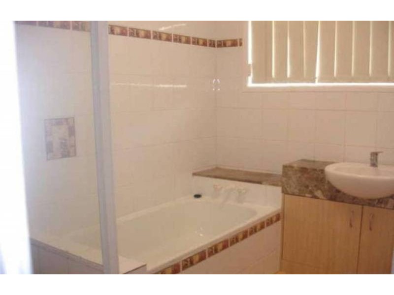 75 Mayes Avenue, Kingston QLD 4114