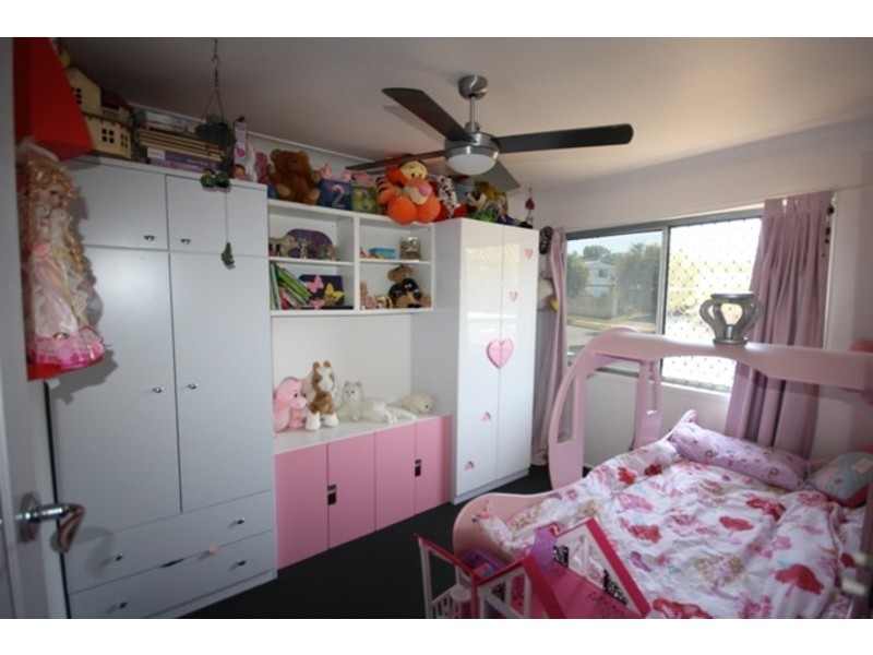 7 Satinwood St, Crestmead QLD 4132