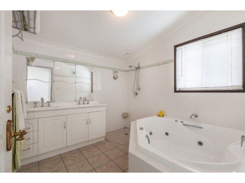 271 Springwood Road, Springwood QLD 4127