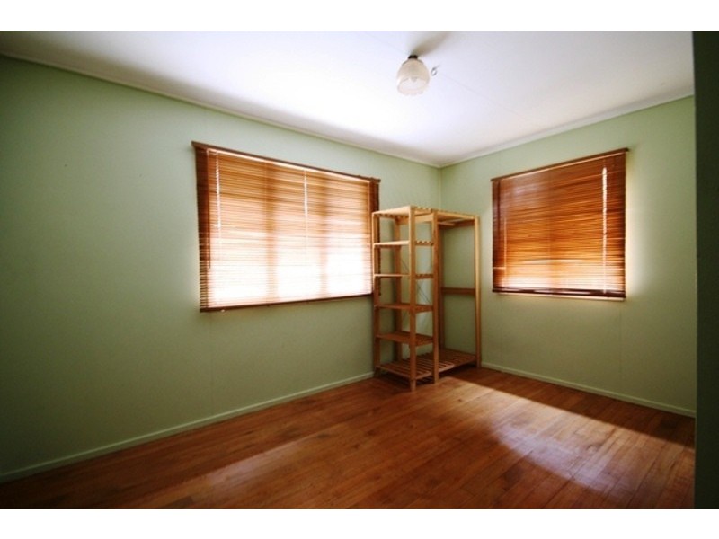 9 Frederick Street, Woodridge QLD 4114