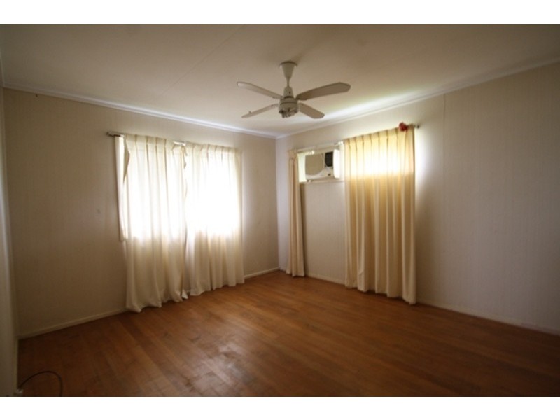 9 Frederick Street, Woodridge QLD 4114