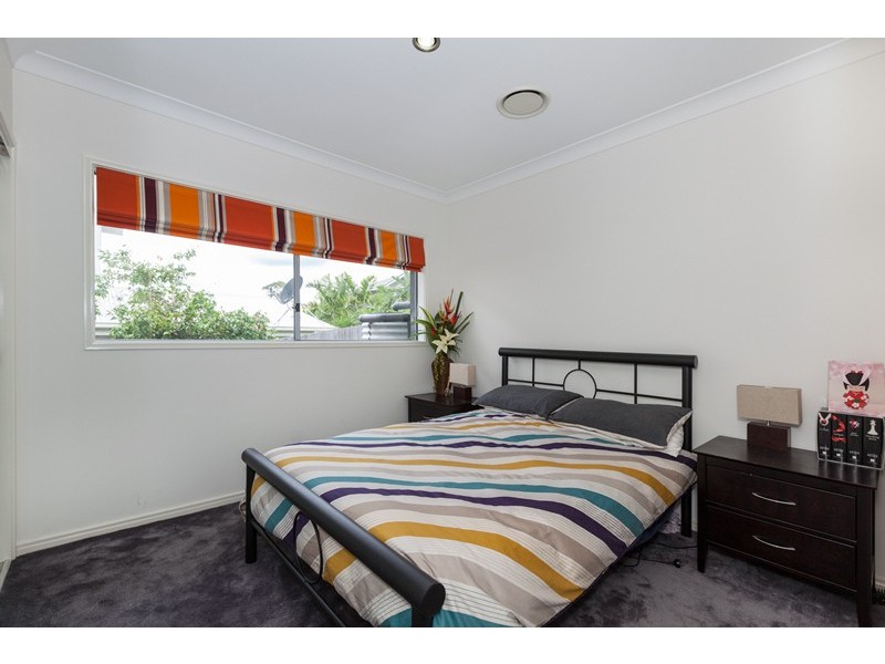 9 Waratah Cr, Springfield Lakes QLD 4300