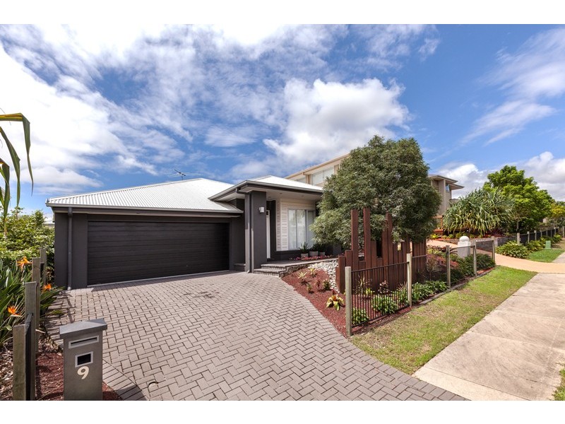 9 Waratah Cr, Springfield Lakes QLD 4300