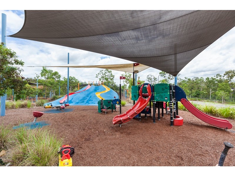 9 Waratah Cr, Springfield Lakes QLD 4300