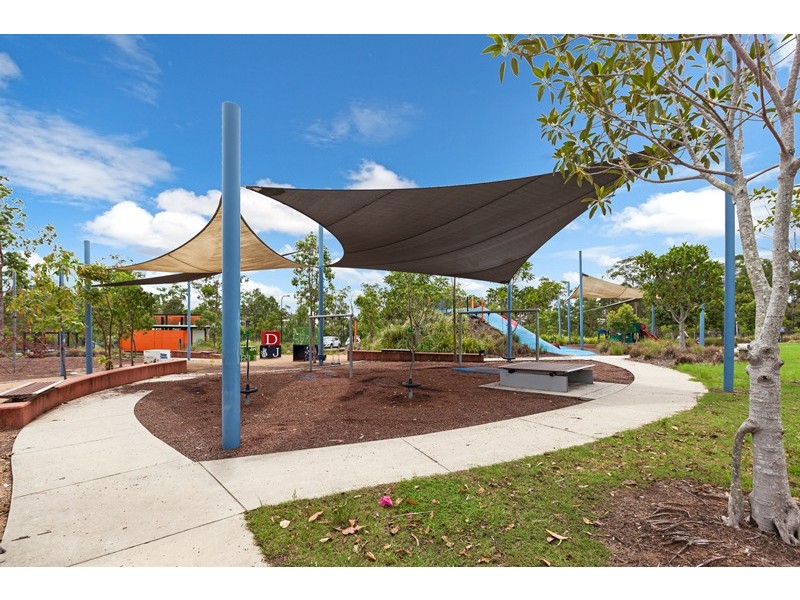 9 Waratah Cr, Springfield Lakes QLD 4300