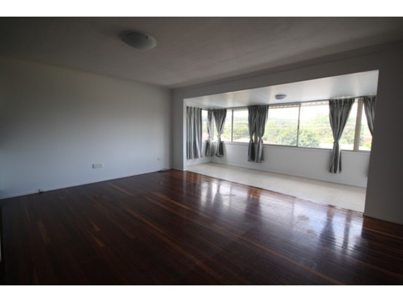 12 Hawkins St, Springwood QLD 4127