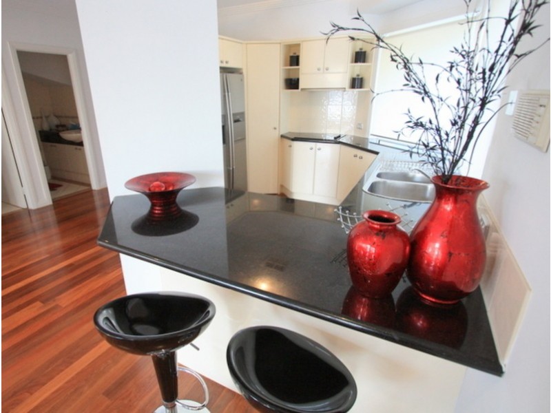 1/24 Sunset Blvd, Surfers Paradise QLD 4217