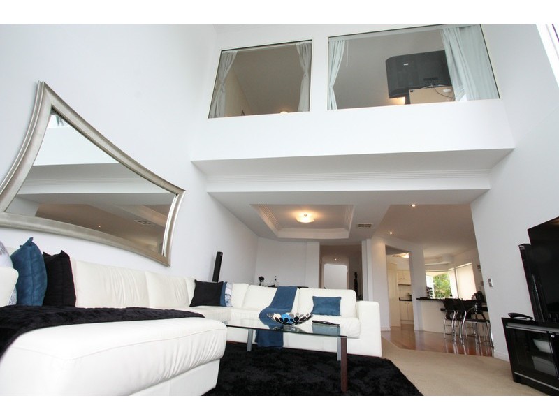 1/24 Sunset Blvd, Surfers Paradise QLD 4217