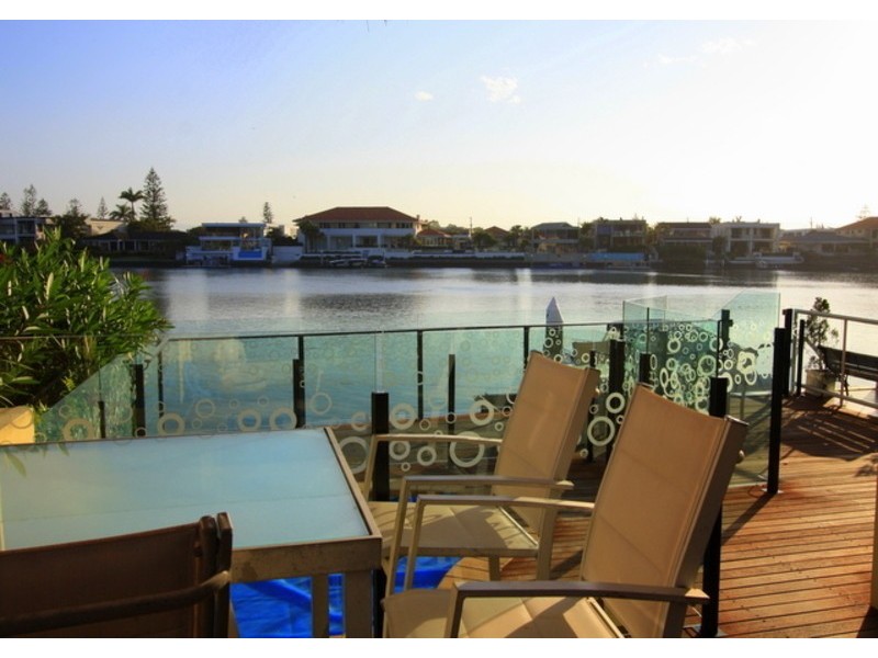 1/24 Sunset Blvd, Surfers Paradise QLD 4217