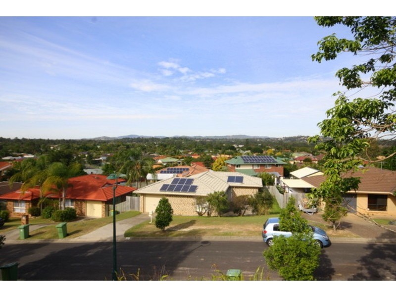 11 Tahan Crescent, Tanah Merah QLD 4128