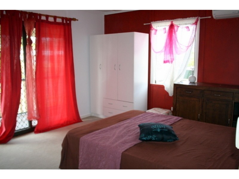 27 Mayes Av, Woodridge QLD 4114