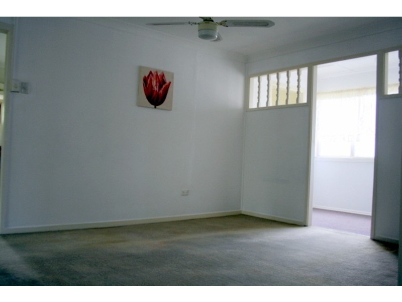 27 Mayes Av, Woodridge QLD 4114