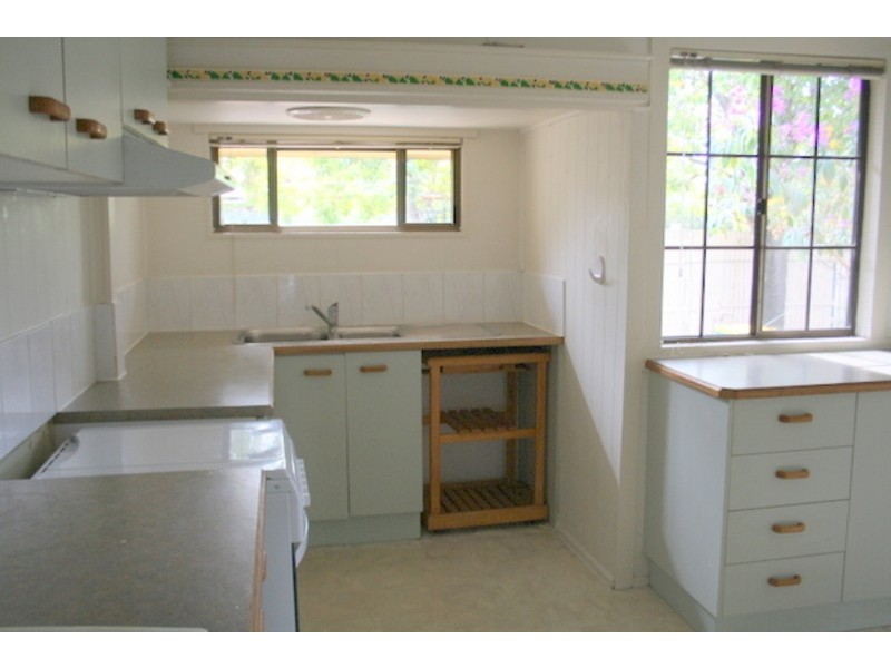 27 Mayes Av, Woodridge QLD 4114