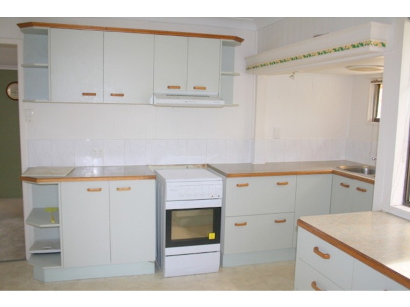 27 Mayes Av, Woodridge QLD 4114