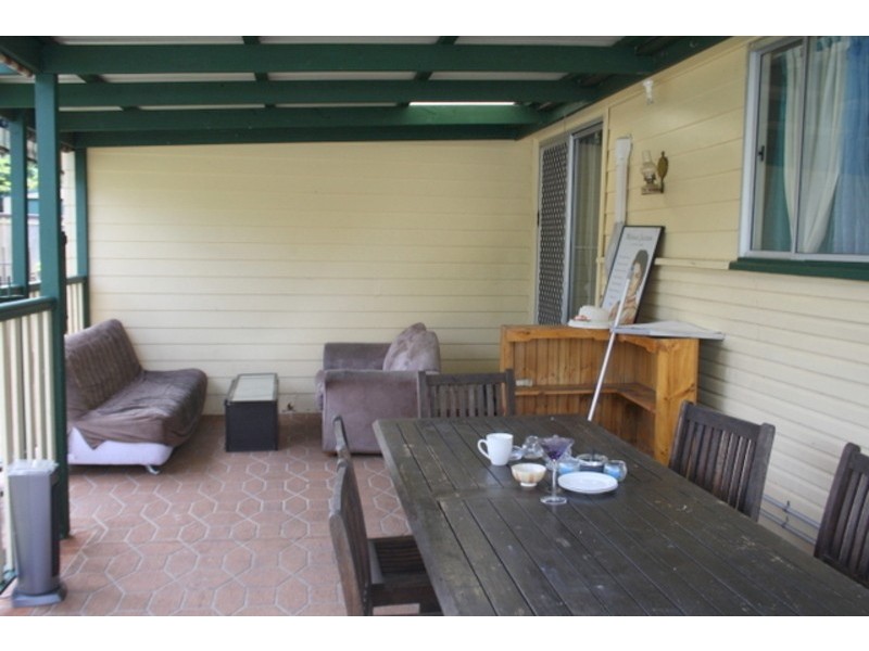 27 Mayes Av, Woodridge QLD 4114