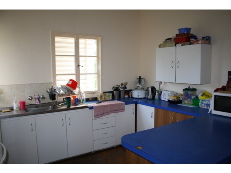 308 Preston Rd, Wynnum West QLD 4178