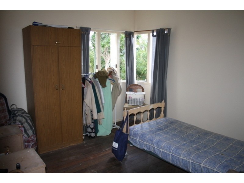 308 Preston Rd, Wynnum West QLD 4178