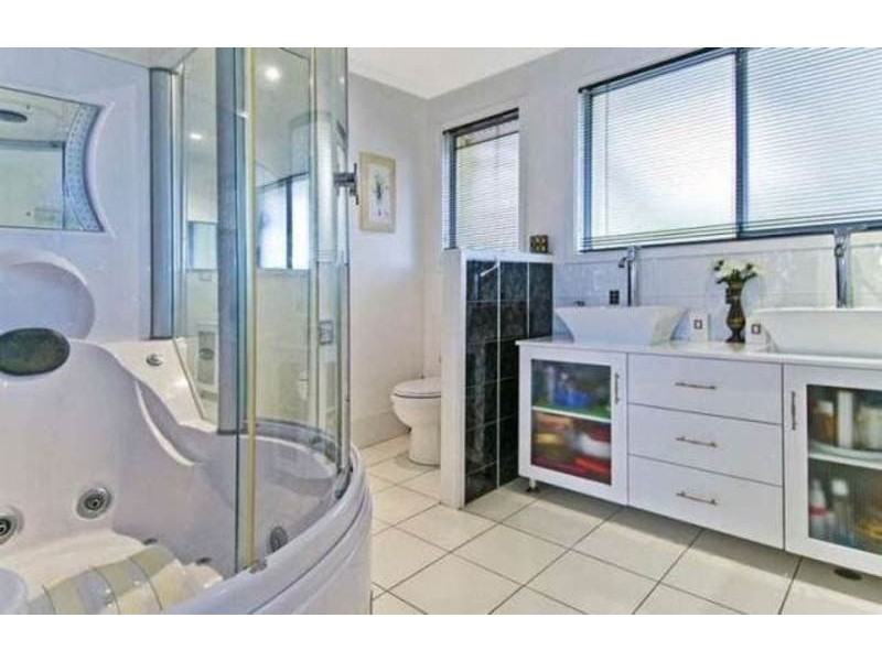 5 ELWYN COURT, Springwood QLD 4127