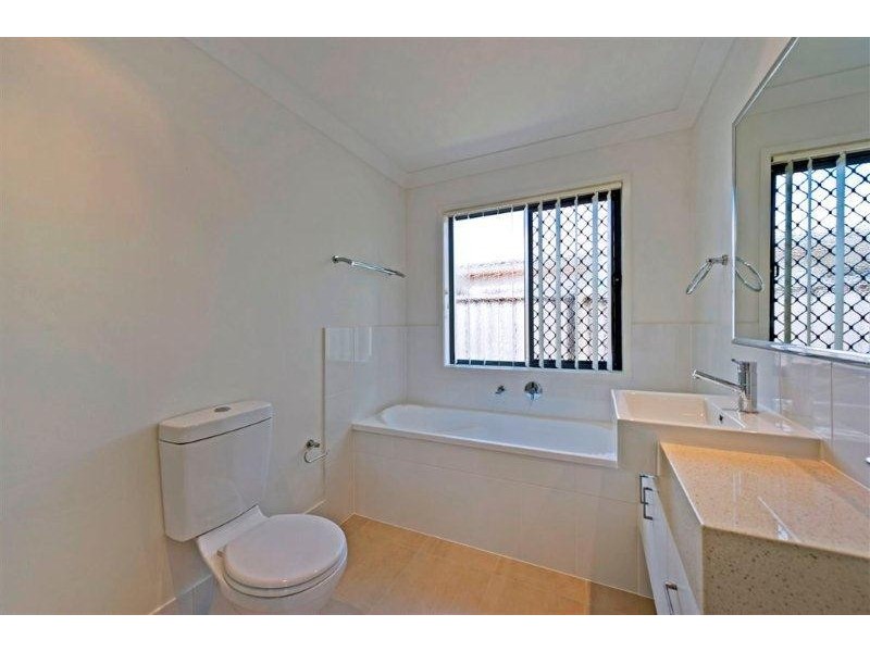 Pacific Pines QLD 4211