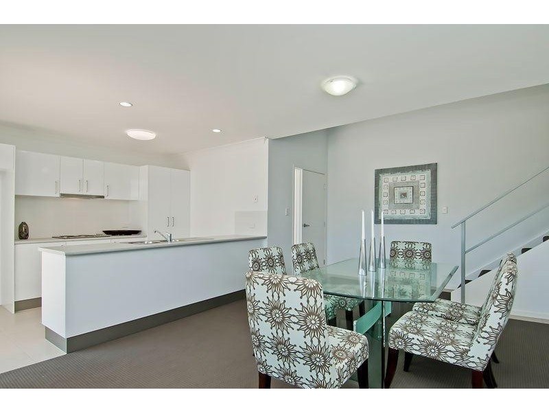 19/111 Mcauley Parade, Pacific Pines QLD 4211