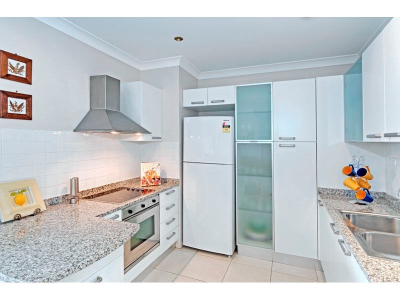 6/94 Nudgee Road, Hamilton QLD 4007