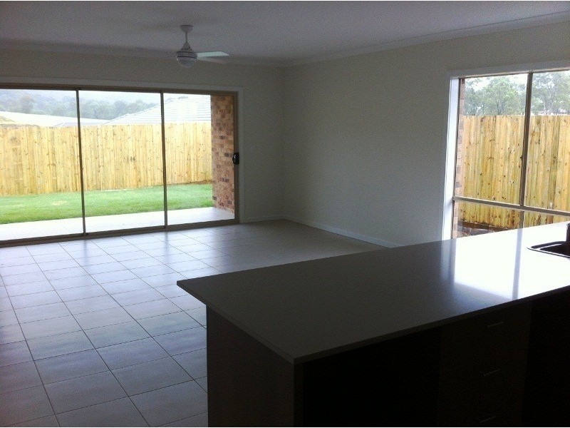 25 Ellenborough Ave, Ormeau Hills QLD 4208