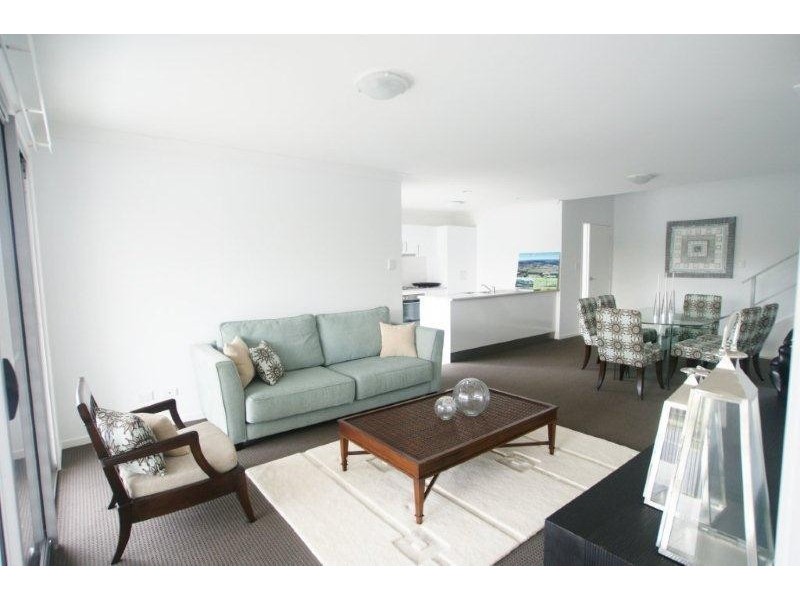 111 Mcauley Parade, Pacific Pines QLD 4211