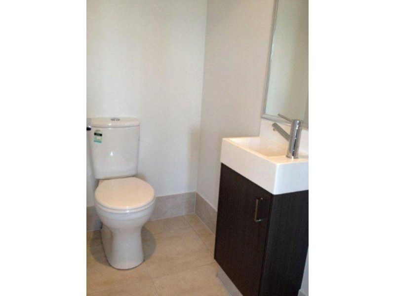 2 Rise Circuit, Pacific Pines QLD 4211