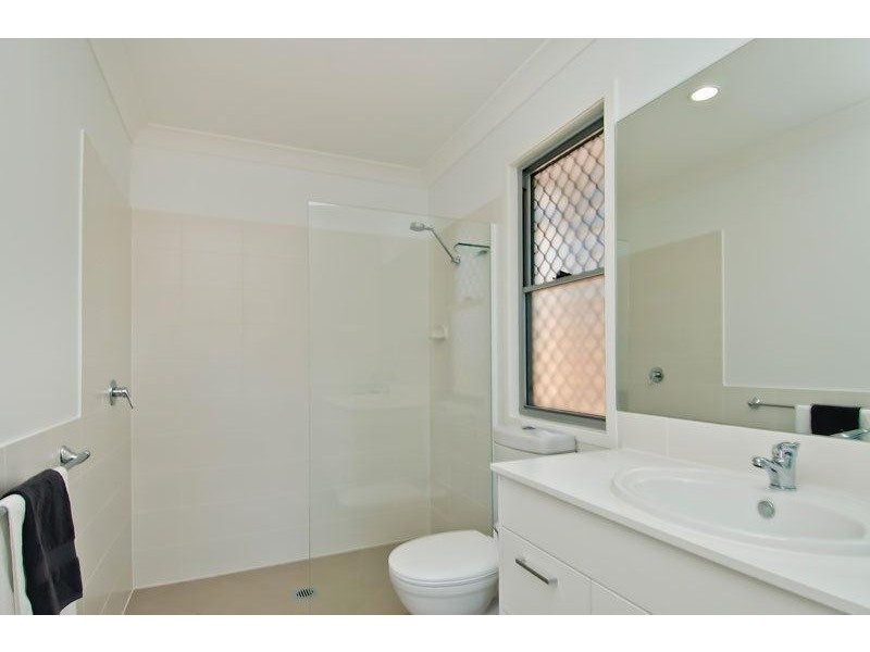 12/111 Mcauley Parade, Pacific Pines QLD 4211