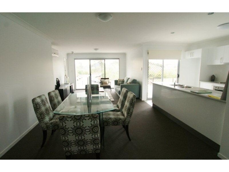 12/111 Mcauley Parade, Pacific Pines QLD 4211