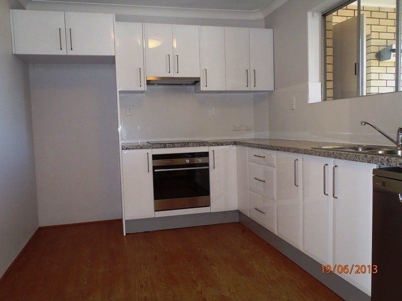 4/74 Henry Street, Greenslopes QLD 4120