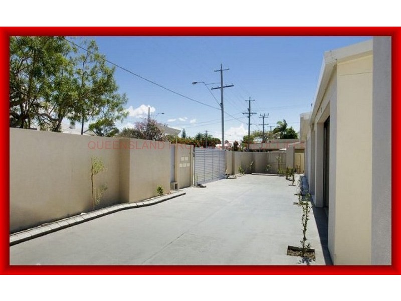 2/564 OXLEY AVENUE, Scarborough QLD 4020