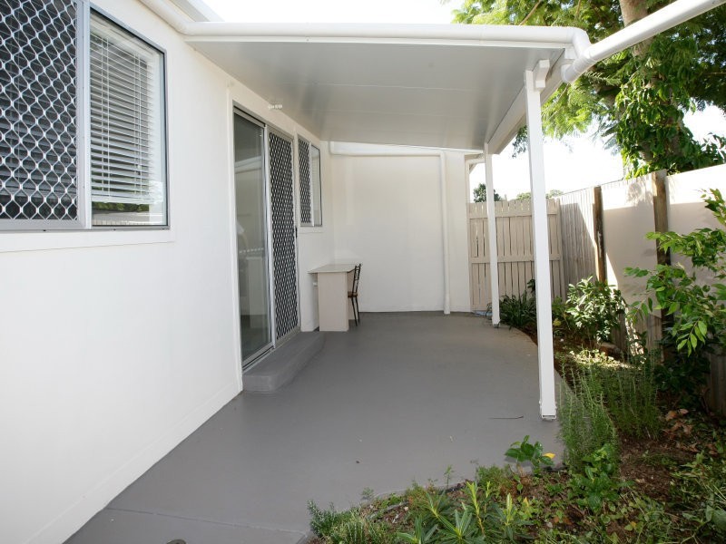 2/564 OXLEY AVENUE, Scarborough QLD 4020