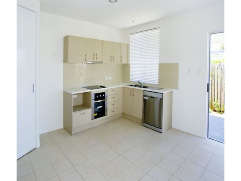 1/564 OXLEY AVENUE, Scarborough QLD 4020