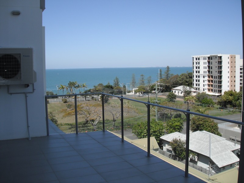 19/75 sutton st, Redcliffe QLD 4020