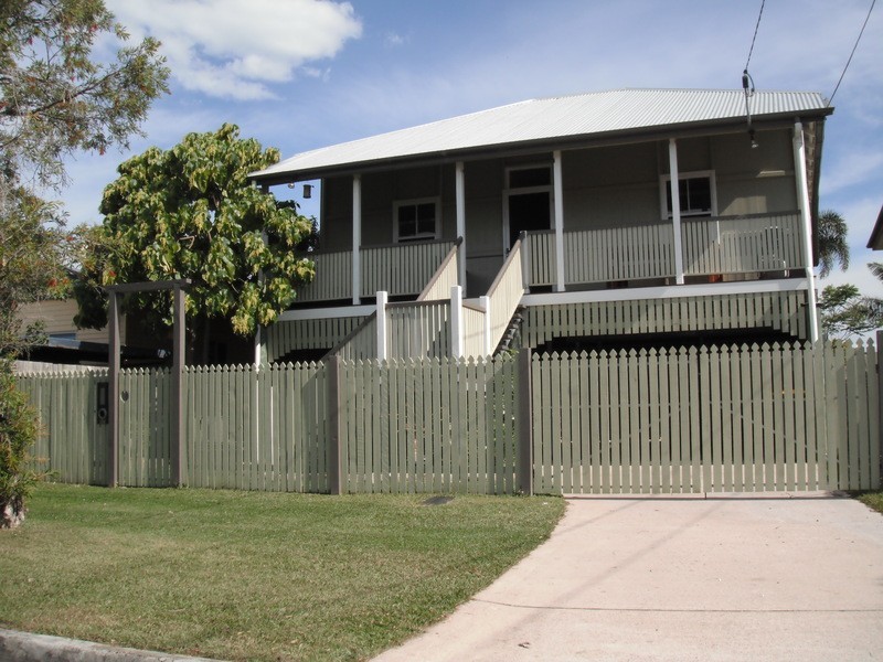 23 pearl street, Scarborough QLD 4020