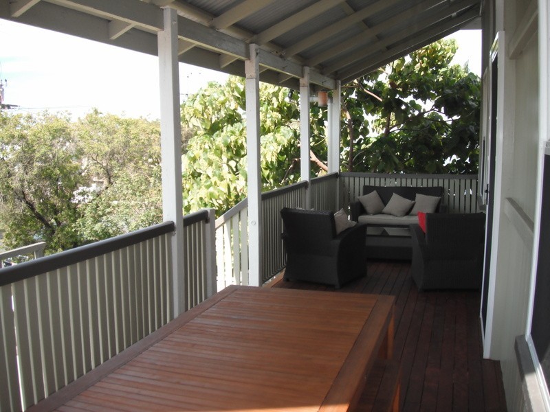 23 pearl street, Scarborough QLD 4020