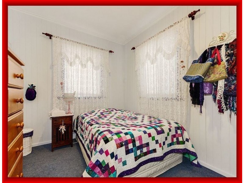 12 MAINE ROAD, Clontarf QLD 4019