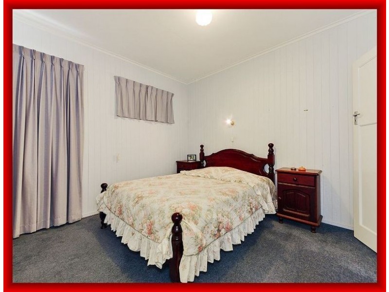 12 MAINE ROAD, Clontarf QLD 4019