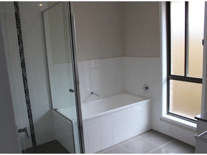 Central lakes Bluestar vista, Caboolture QLD 4510