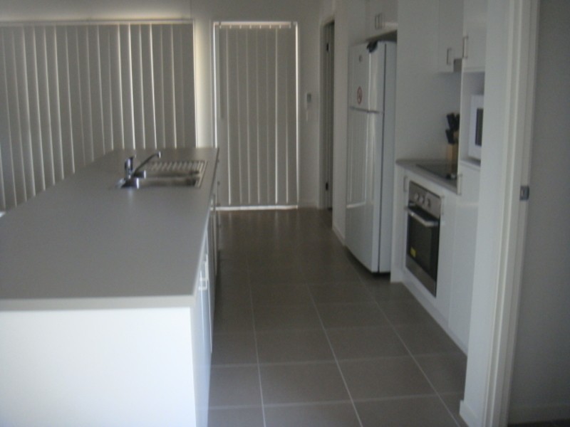 19 Weldon Street, Wandoan QLD 4419