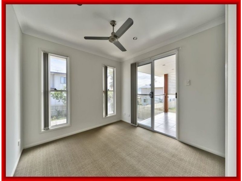 2/178  PRINCE EDWARD PARADE, Scarborough QLD 4020