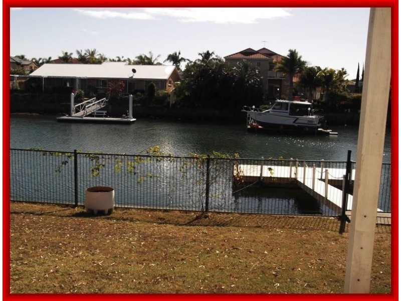 8 Madeleine  Court, Newport QLD 4020