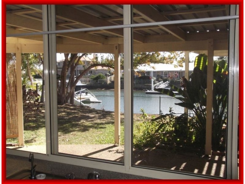 8 Madeleine  Court, Newport QLD 4020